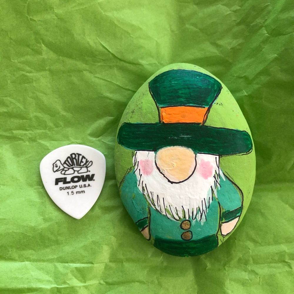 TOP OF THE MORNING ST. PATRICKS  DAY HAND PAINTED ROCK - Picture 2 of 5